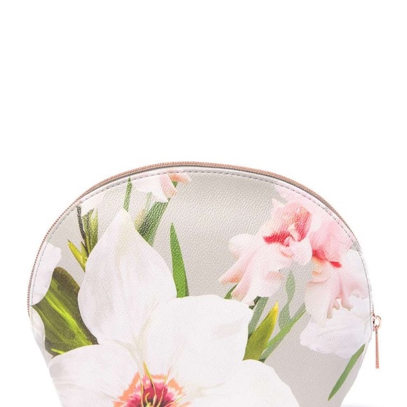 Last 1 - Ted Baker Bloom Dome Makeup Bag - Picture 2 of 6